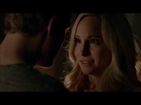 Stefan propone a Caroline di sposarlo. TVD 8X02