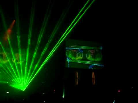 BASEMENT JAXX- SHOW ME LOVE (ROBIN S)