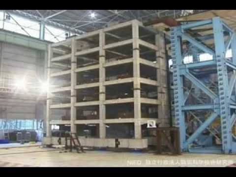 prova sisma 6.8 casa cemento armato 6 piani