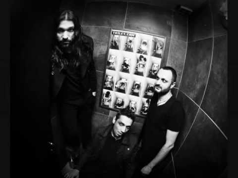 UNIVERSAL TRILOGY - TechnoHead 2004 (live mix)