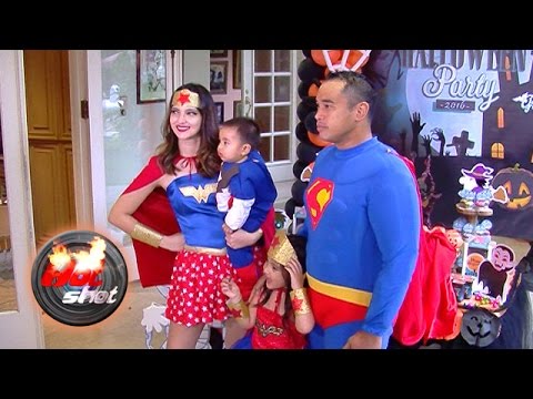 Hamil 2 Bulan, Nia Ramadhani Gelar Pesta Kostum - Hot Shot