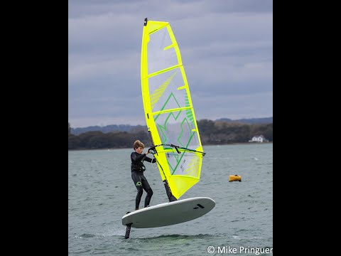 Foil Gybe - Tahe Techno Windfoil and Challenger Bad Zero 5.2