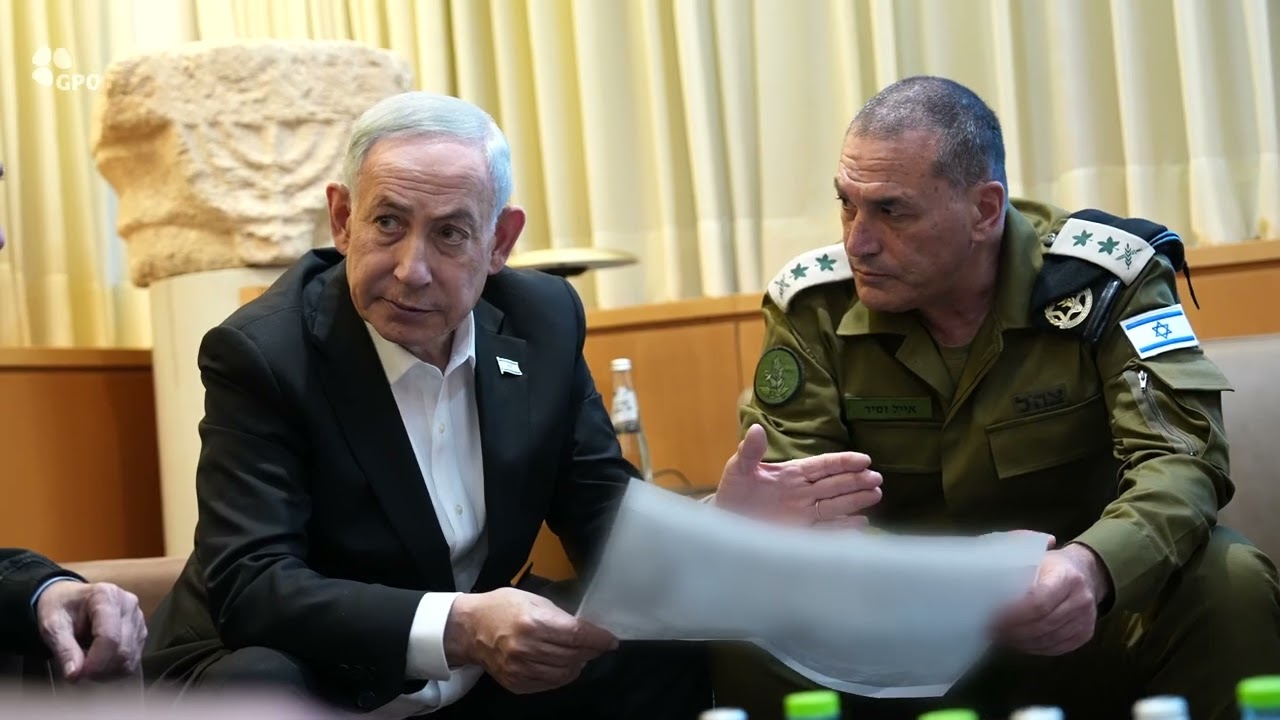 ראש הממשלה בנימין נתניהו בהתייעצות ביטחונית בקריה
