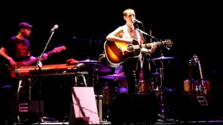 Y Llueve - Circular - Vega