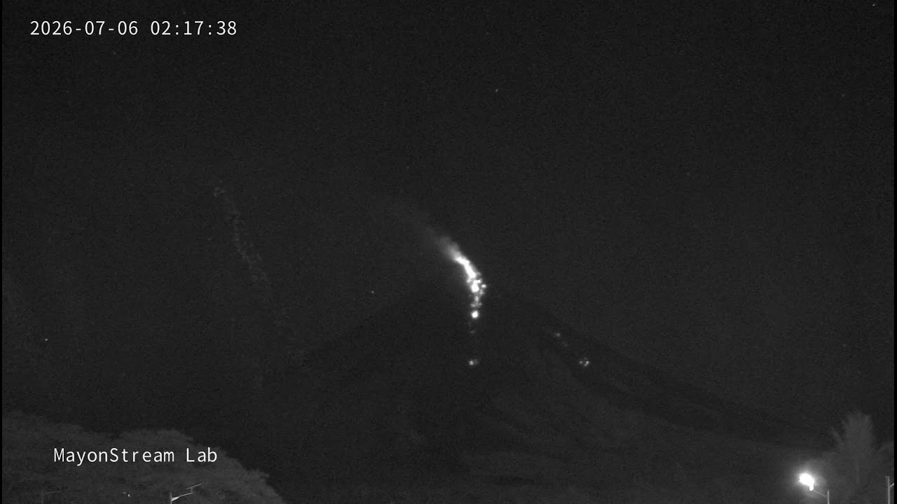 Live webcam view of Cámara de Erupción del Volcán Mayon SSO