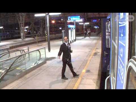 Tak zase jedou. Půlnoc po stávce na Hlavním nádraží v Praze