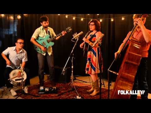 Folk Alley Sessions: Miss Tess & the Talkbacks - "The Love I Have For You"