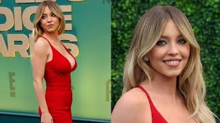 ログインID新規取得谷間が丸出し、胸のシルエットがあらわ...シドニー・スウィーニーの過激衣装にネット騒然