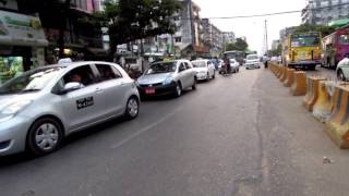 preview picture of video 'Cross the road in Yangon'