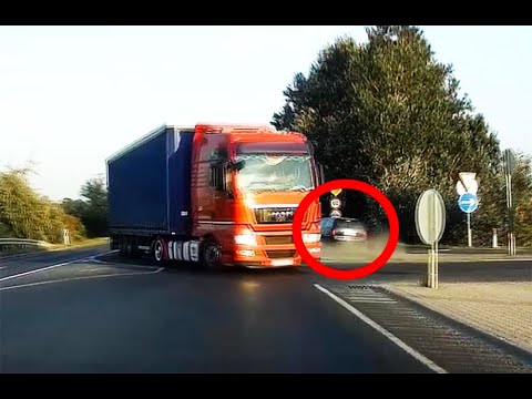 Na neki vérében van a vezetés! Olyat mentett a sofőr, hogy az agyad eldobod