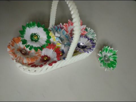 MAKE PAPER FLOWERS IN COUPLE OF MINUTES WITH RAVNEET KAUR | KAUR DI TAURR