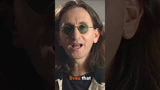 Geddy Lee on the Real Meaning Behind Rush’s ‘Nobody’s Hero’ 💔