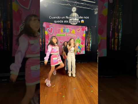 Baile de amigos 😱 #baile #humor #comedia #laracampos #viral
