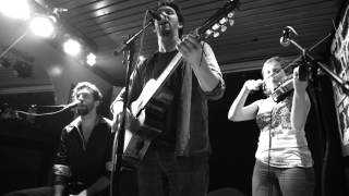 Les Evades - Pinky Bar