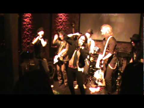Glam Voodoo - Paradise City (Live 2011) W/ Emma Sanchez & Gaby Zero