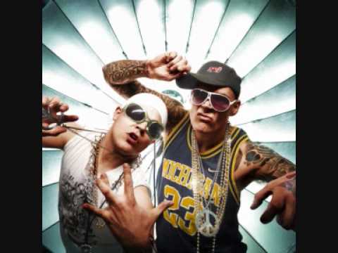 NRJ Aamupojat Feat. Jyrise - Pannaax menee ?