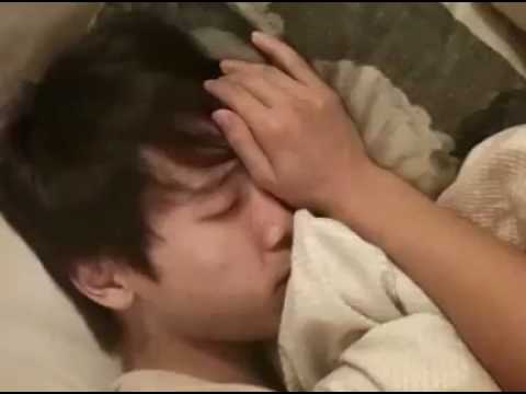 Super Junior- WAKING UP DONGHAE! [Twitvid]