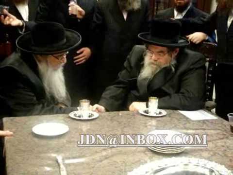 Belzer Rebbe blesses Klausenberger Rebbe