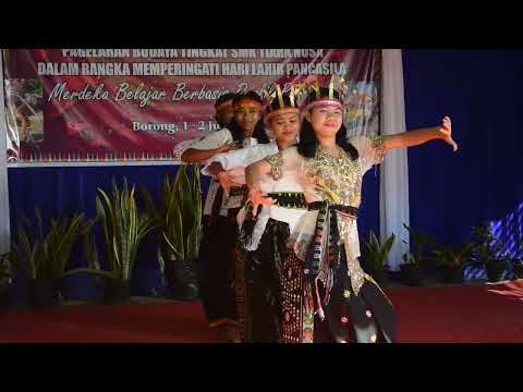 Tarian Benggong Kelas X Administrasi Perkantoran SMK Tiara Nusa