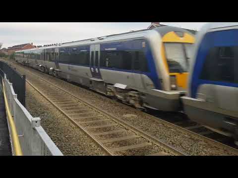 NIR Class 3000 DMU 3009 & 3020 Passing Adelaide 19/11/22