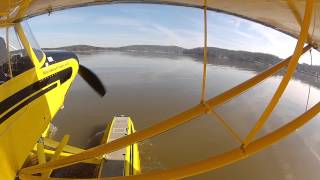 preview picture of video 'Amphibious Aviat Husky Training on Logan Martin Lake in East Central Alabama  1/22/2013'