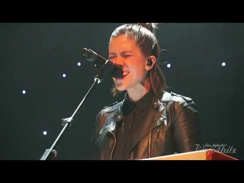 16/20 Tegan & Sara @ Queen Elizabeth Theatre, Vancouver, BC 10/28/17