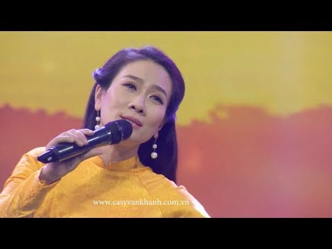Thể hiện bởi Vân Khánh