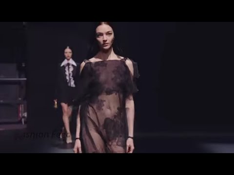 Valentino | Fall/Winter 2021/22 | Milan Fashion Week
