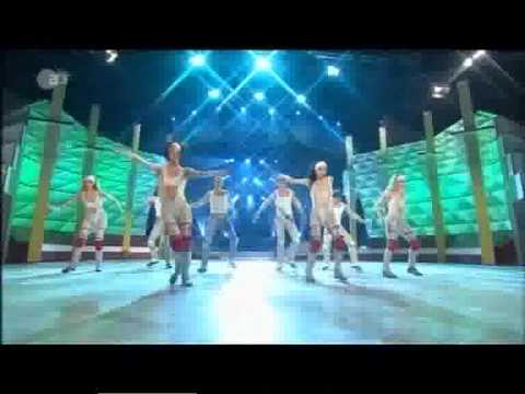 Friedrichstadtpalast "Qi" mit Katja Berg bei Carmen Nebel