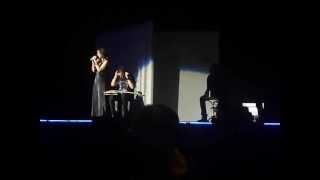 Laura Pausini - Presentazione Chitarrista Nicola Oliva (Arena di Verona 05-06-2012)