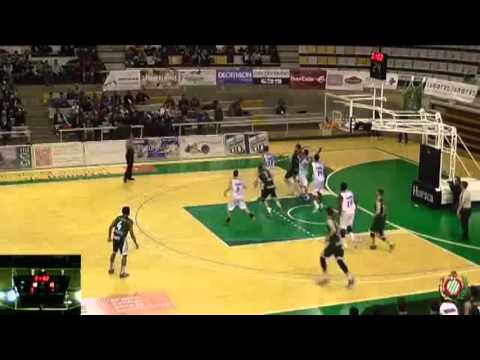 PEÑAS HUESCA CARGAN CONTINUAMENTE EL REBOTE OFENSIVO