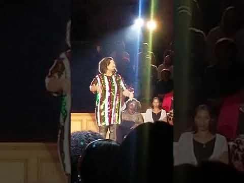 Erica Campbell - Praying (live performance)