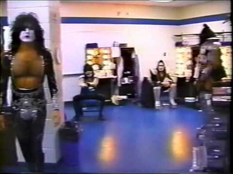 Thumbnail for KISS - Backstage Footage - Farewell Tour 2000 - Part 1 (New Jersey, East Rutherford)