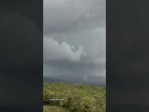 Tornado atinge municípios do Rio Grande do Sul e assusta moradores | #sbtnews