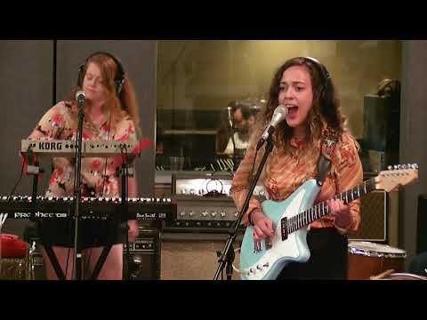 Pearl Earl - Somethin’s Gotta Change - Daytrotter Session - 7/3/2018