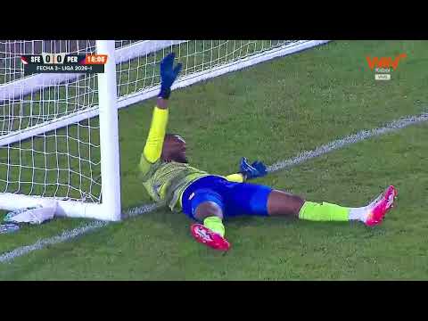 What a spectacular save by the Pereira goalkeeper to prevent Hugo Rodallega from scoring!