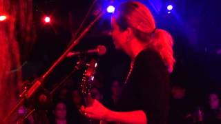Anneke Van Giersbergen & Danny Cavanagh - Beautiful One (Live At An Club 5/1/2011)