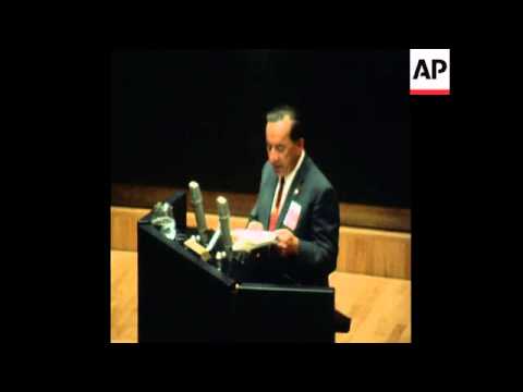 SYND 6 7 73 PRIMEIRO MINISTRO DE MALTA DOM MINTOFF DISCURSA NA CONFERÊNCIA