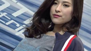 バイクよりコンパニオンが人気か！東京モーターサイクルショー 2017 開幕！人気集中のTriumph 美人コンパニオン！