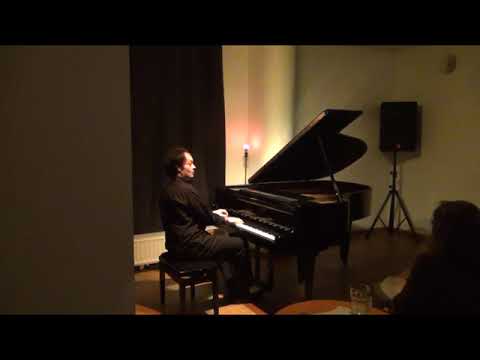 Panagiotis Trochopoulos plays Rossini/Ginzburg- Figaro's Aria