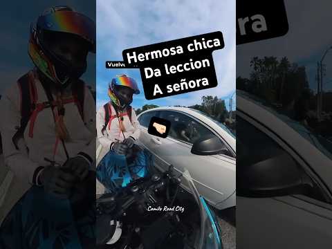 Chica Biker da leccion a señora #humor #moto #automobile #motos