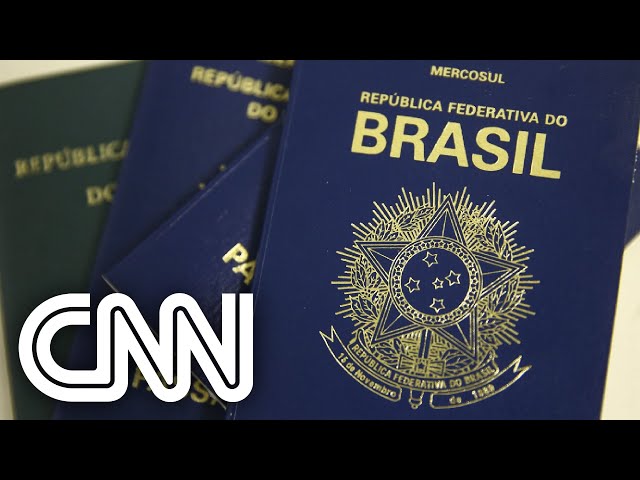 Bolsonaro sanciona PL que libera R$ 31,4 mi para emissão de passaportes | LIVE CNN