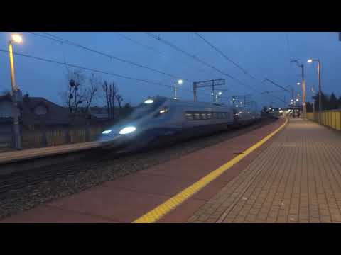 5 pociągów na stacji w Pomiechówku