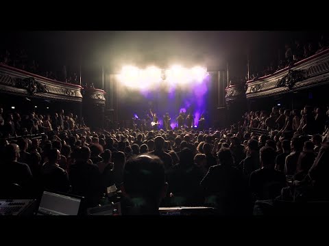 Les Hurlements d'Léo - Documentaire live à la Cigale