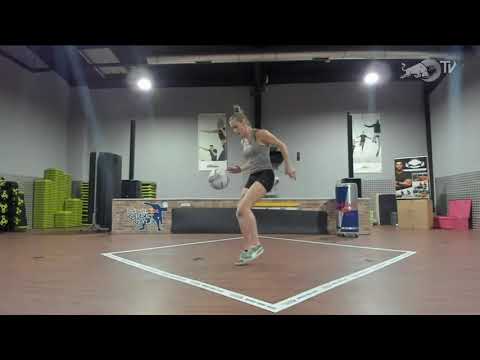 Red Bull Street Style World Final 2020 [FINAL] Melody vs Aguska/ Freestyle Football