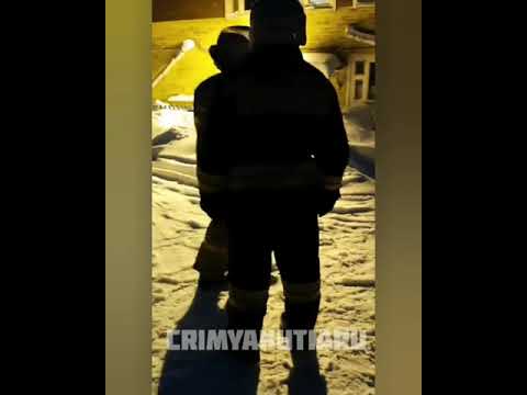 Видеофакт: В Ленске обвалилась крыша многоквартирного жилого дома Видеофакт: В Ленске обвалилась крыша многоквартирного жилого дома