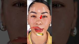A mulher dos LABIOS FALSOS!