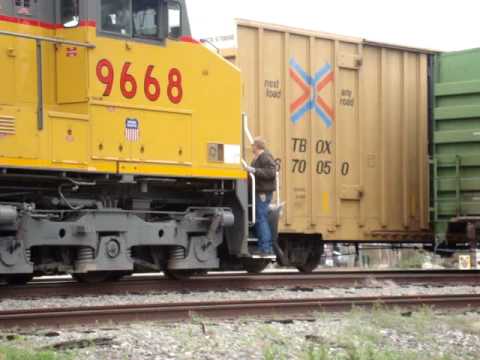 Union Pacific 5523 Uncoupling From a Cut of Cars
