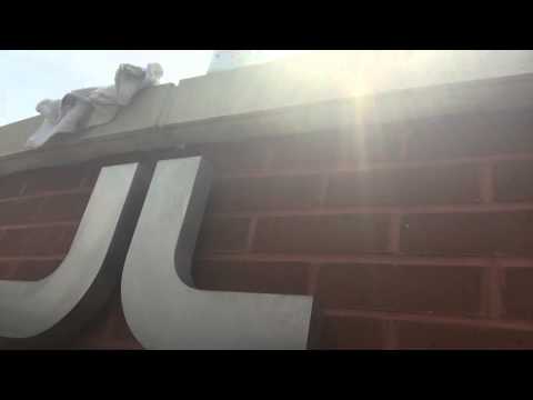 Polishing an aluminum sign with Diamond Magic