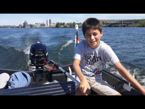 Porta-bote is followed by shark!